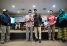 Peduli Disabilitas, Wakil Wali Kota Depok Serahkan Kursi Roda, Tongkat dan Alat Bantu Dengar
