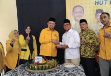 HUT Ke 60 Tahun, Golkar Ziarah Ke Makam H. Naming D Bothin