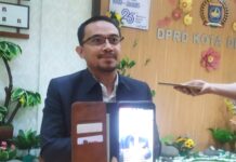 Pansus Dewan Anggota DPRD Depok Interupsi Bangku SPMB Yang Masih Kosong