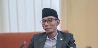 Siswanto Kritik Keras Pemkot Depok: 4 Bulan Siswa SMPN 3 Belajar di Lantai