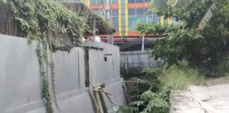 Seperti Buat Bom Waktu, Bangunan Gudang Sembako BK di Sawangan Depok Diduga Menutupi Aliran Kali