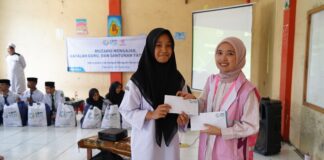Perkuat Kinerja Berkelanjutan, PLN UIT JBB Hadirkan Energi Kebaikan Melalui Muzakki Mengajar dan Santunan Yatim